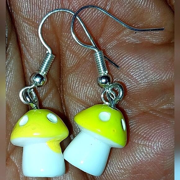 Hand crafted mushroom dingle earrings - Picture 5 of 5